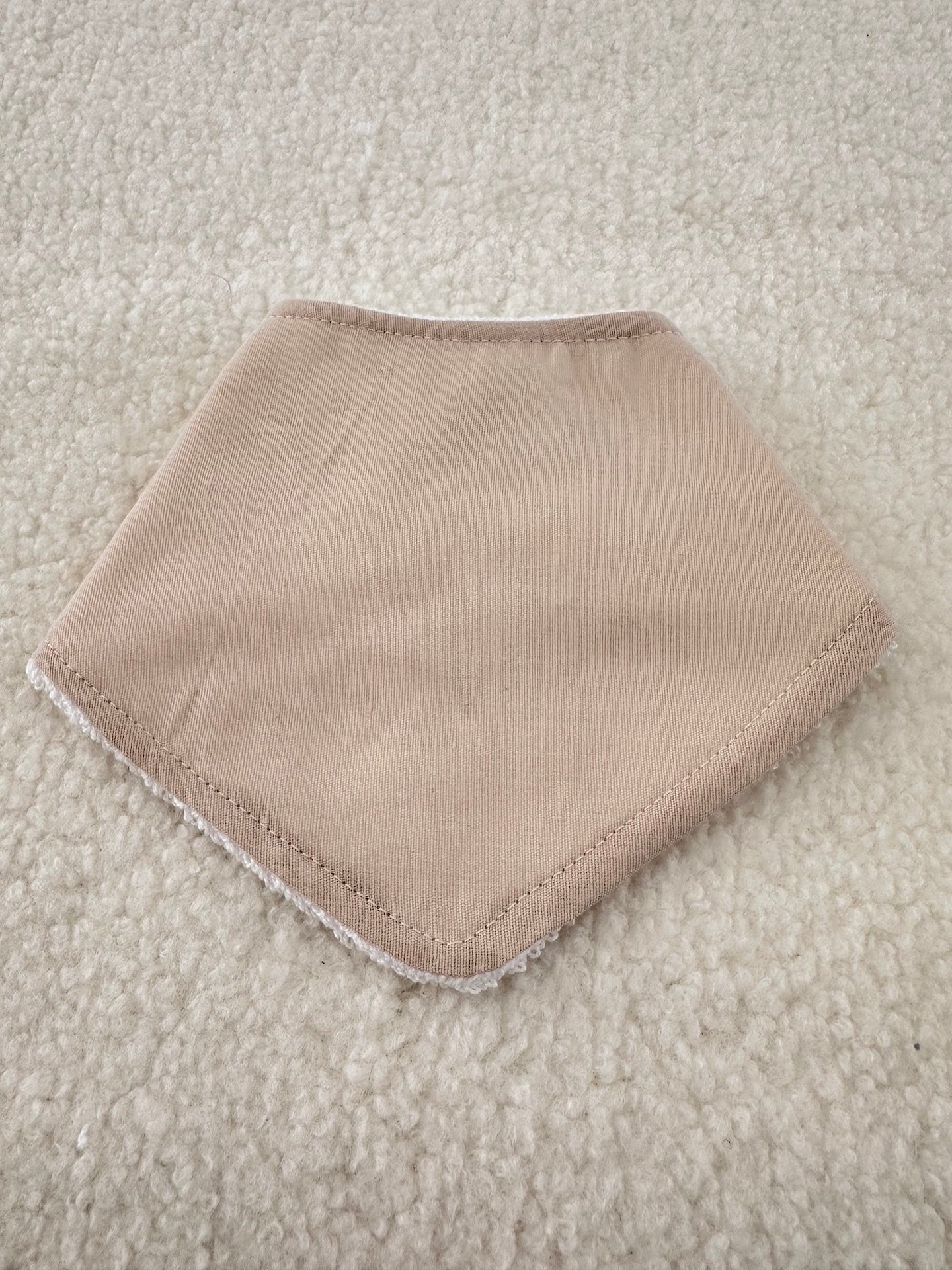 Bandana bib sand linen