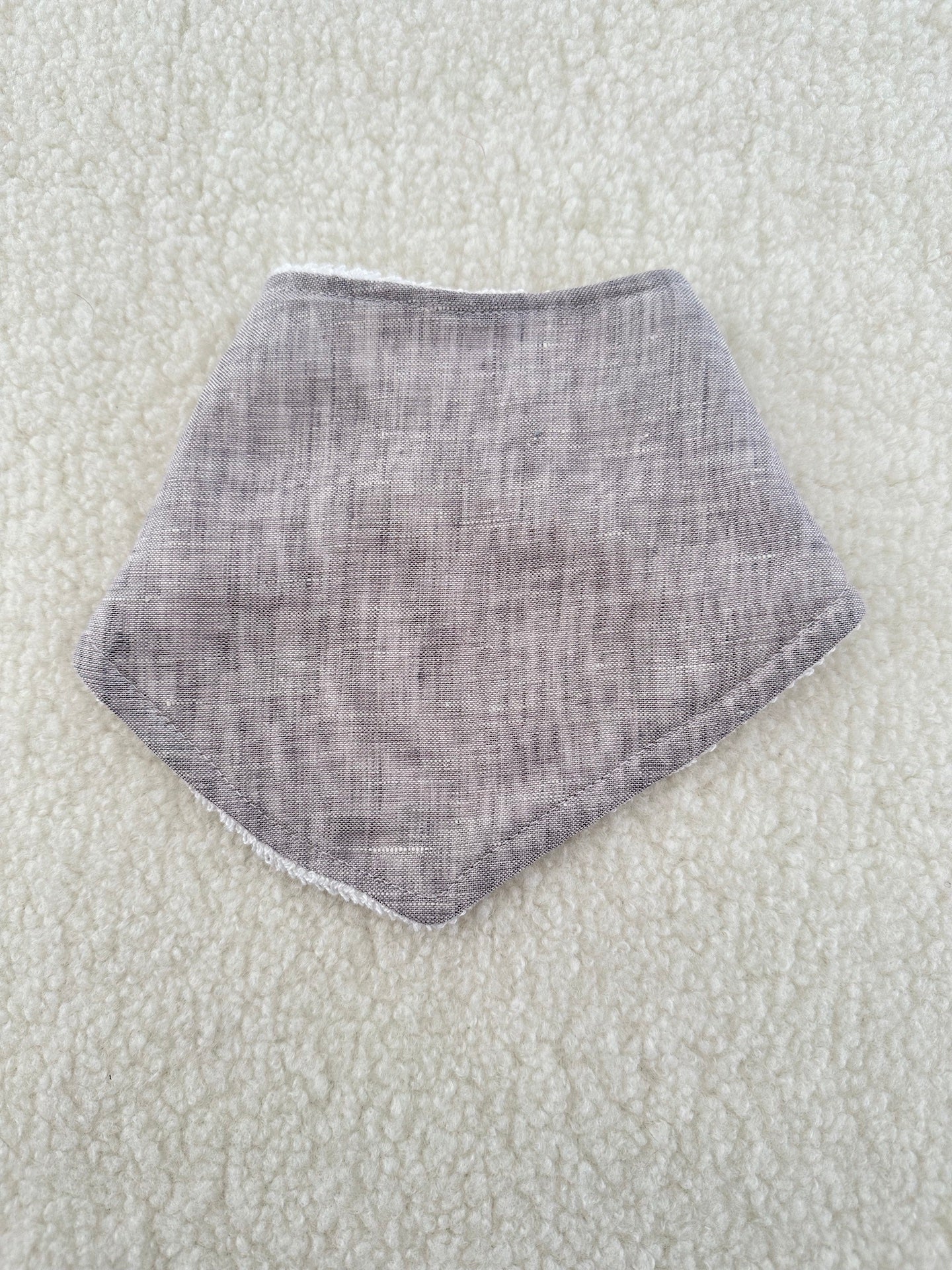 Grey babnada bib linen